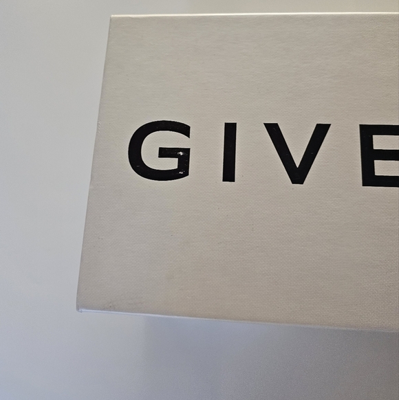 Authentic Givenchy Shoe Box - Picture 7 of 8